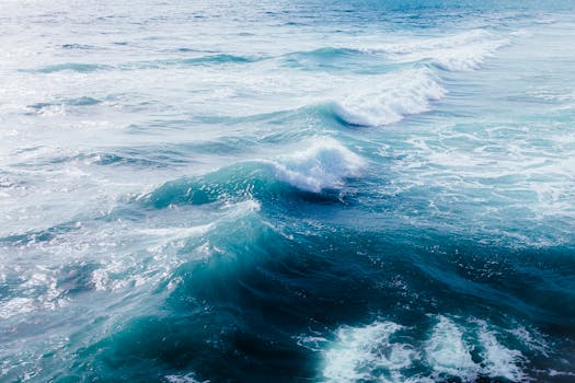 Captivating view of gentle ocean waves at Manhattan Beach, CA, showcasing natural beauty.