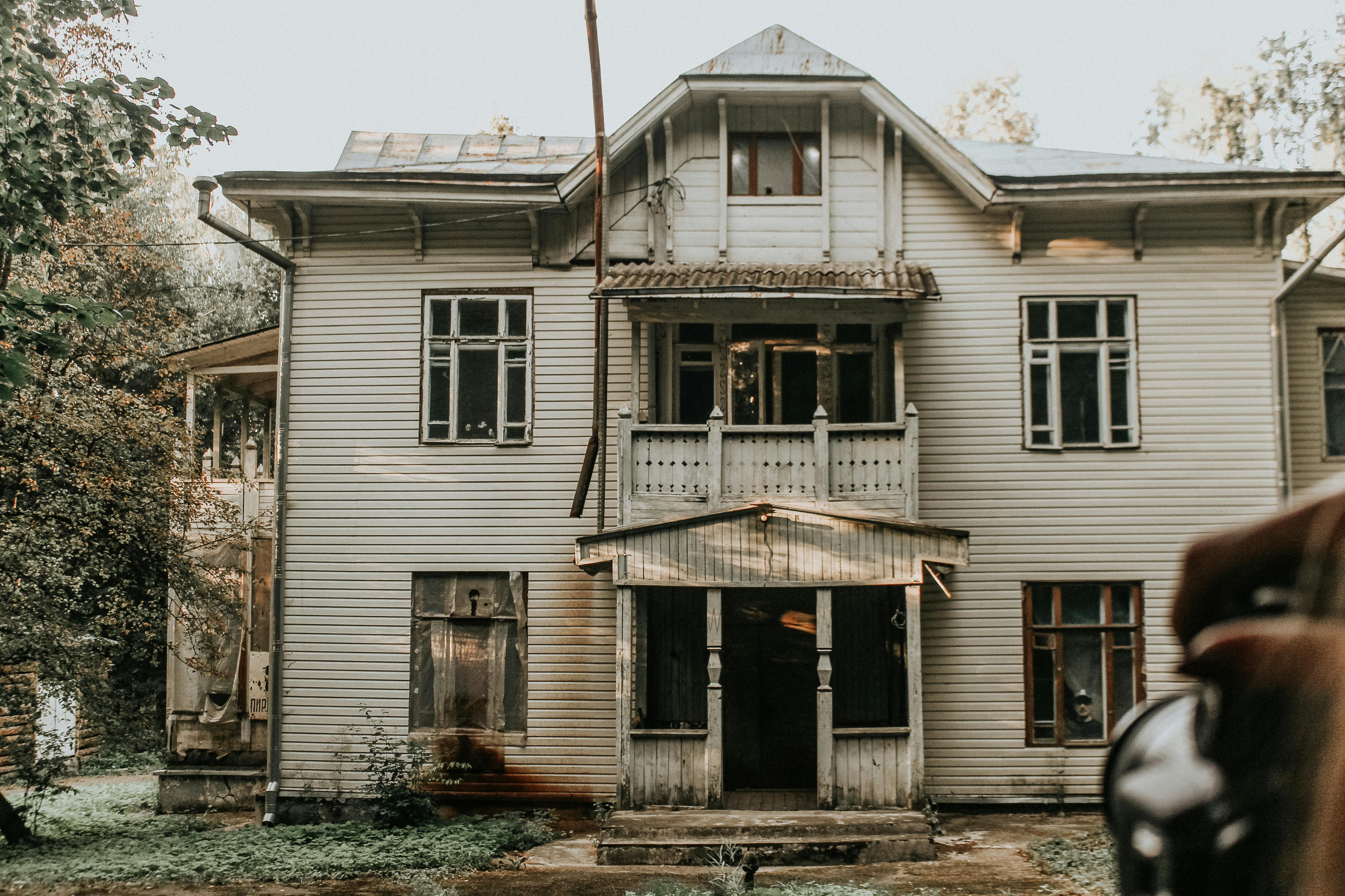 The Energy Vampires Haunting Your Home — Photo by Yaroslav Chaadaev on Pexels