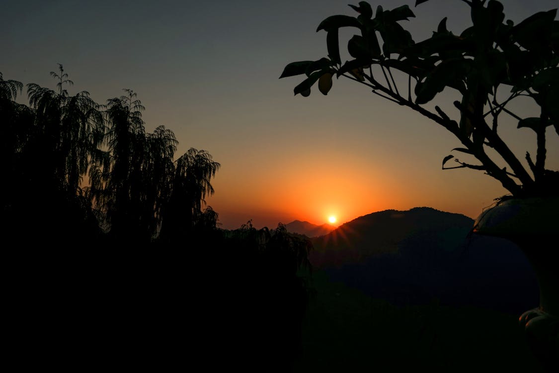 Photos gratuites de bhoutan, ciel du soir, collines