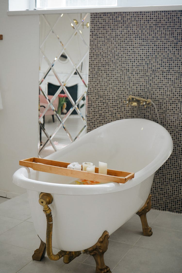 Freestanding Old Fashioned Bathtub In Modern Bathroom