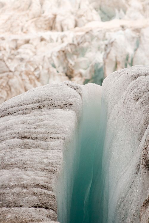 Blue Streak Among the Rocks in the Mountains · Free Stock Photo