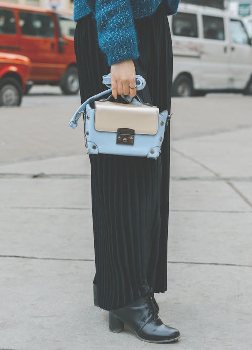 Borsa Di Cuoio Blu Da Portare Della Donna