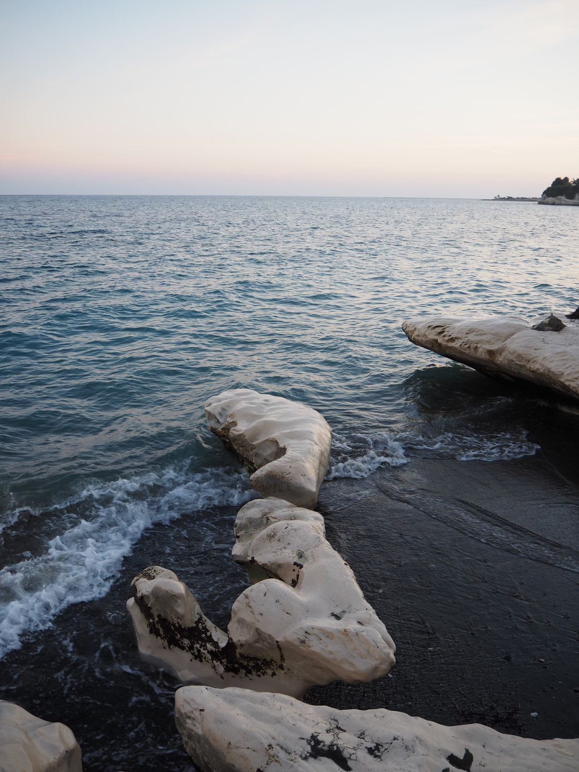 Photo Rocks Sea Photo of Rocks Near the Sea · Free Stock Photo