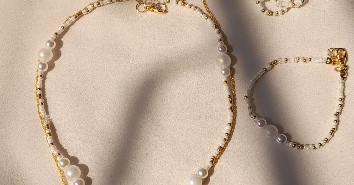 How to make a beaded necklace with elastic