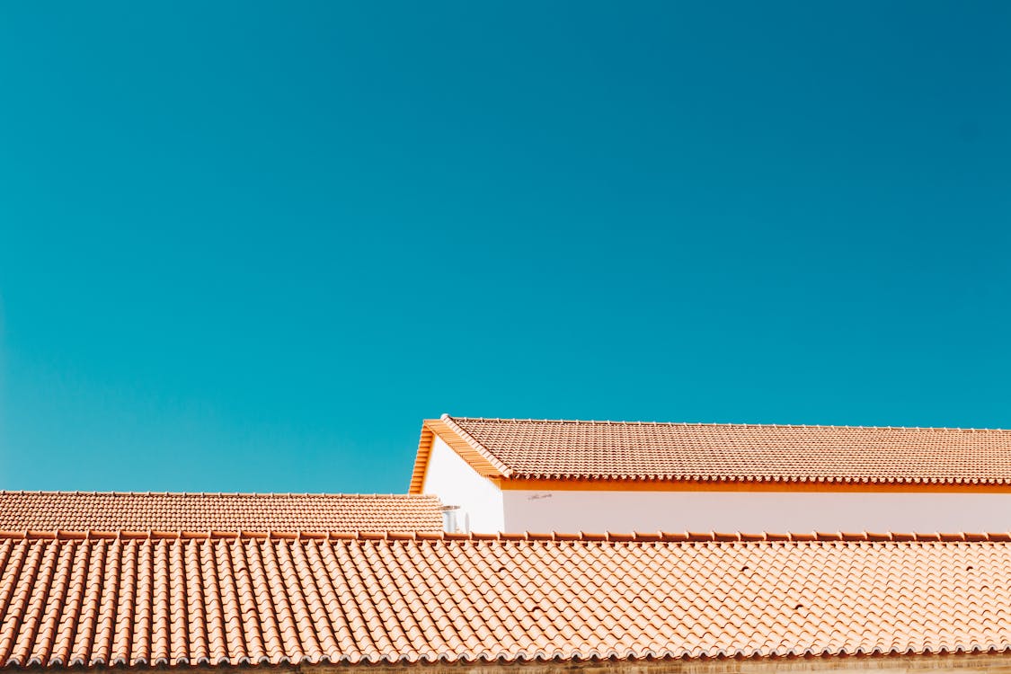 Besplatna fotografija smeđih betonskih krovova
