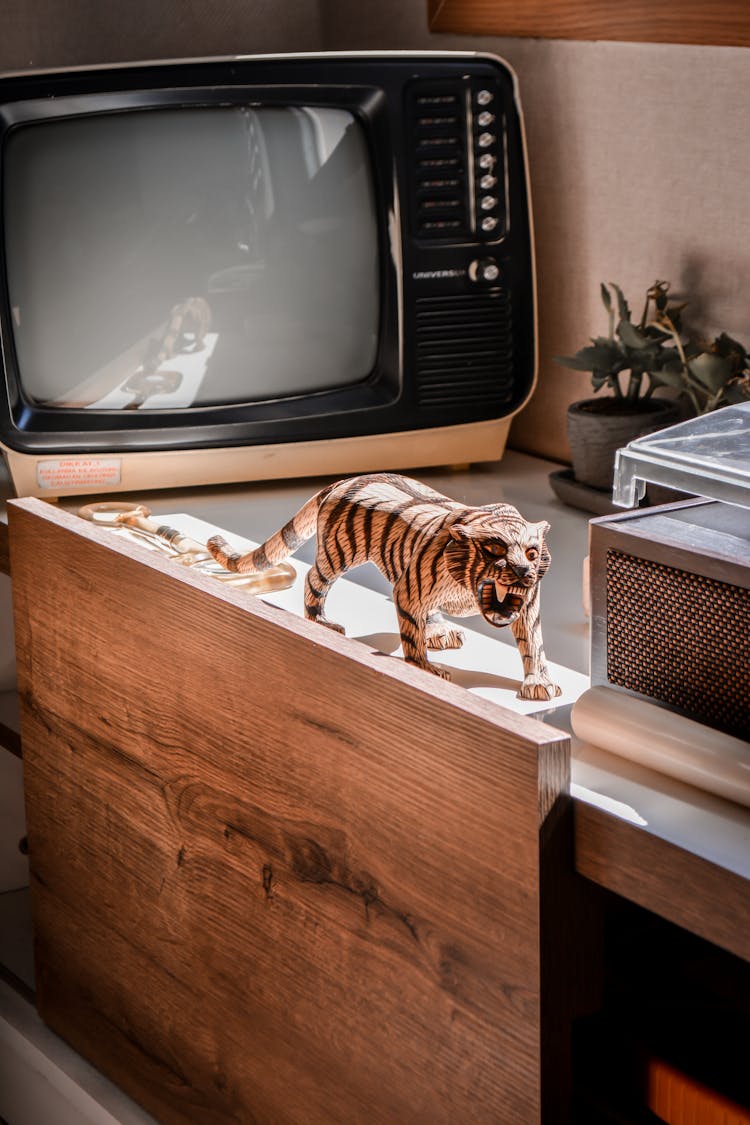 Tiger Figurine Near Vintage TV