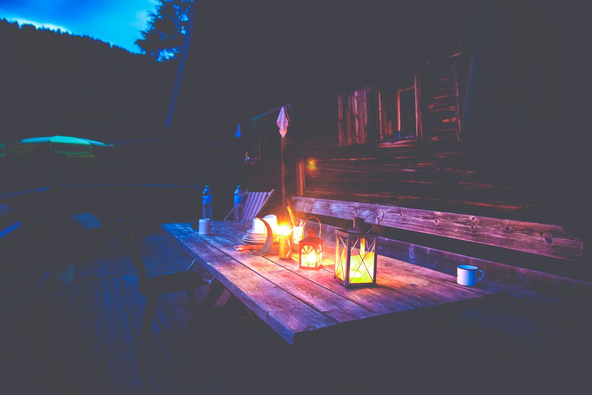 Gartenlaternen aus Naturmaterial selber machen: DIY-Projekt — Hero-Aufnahme
