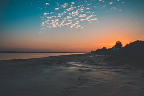 Gratis Tepi Laut Diambil Saat Matahari Terbenam Foto Stok