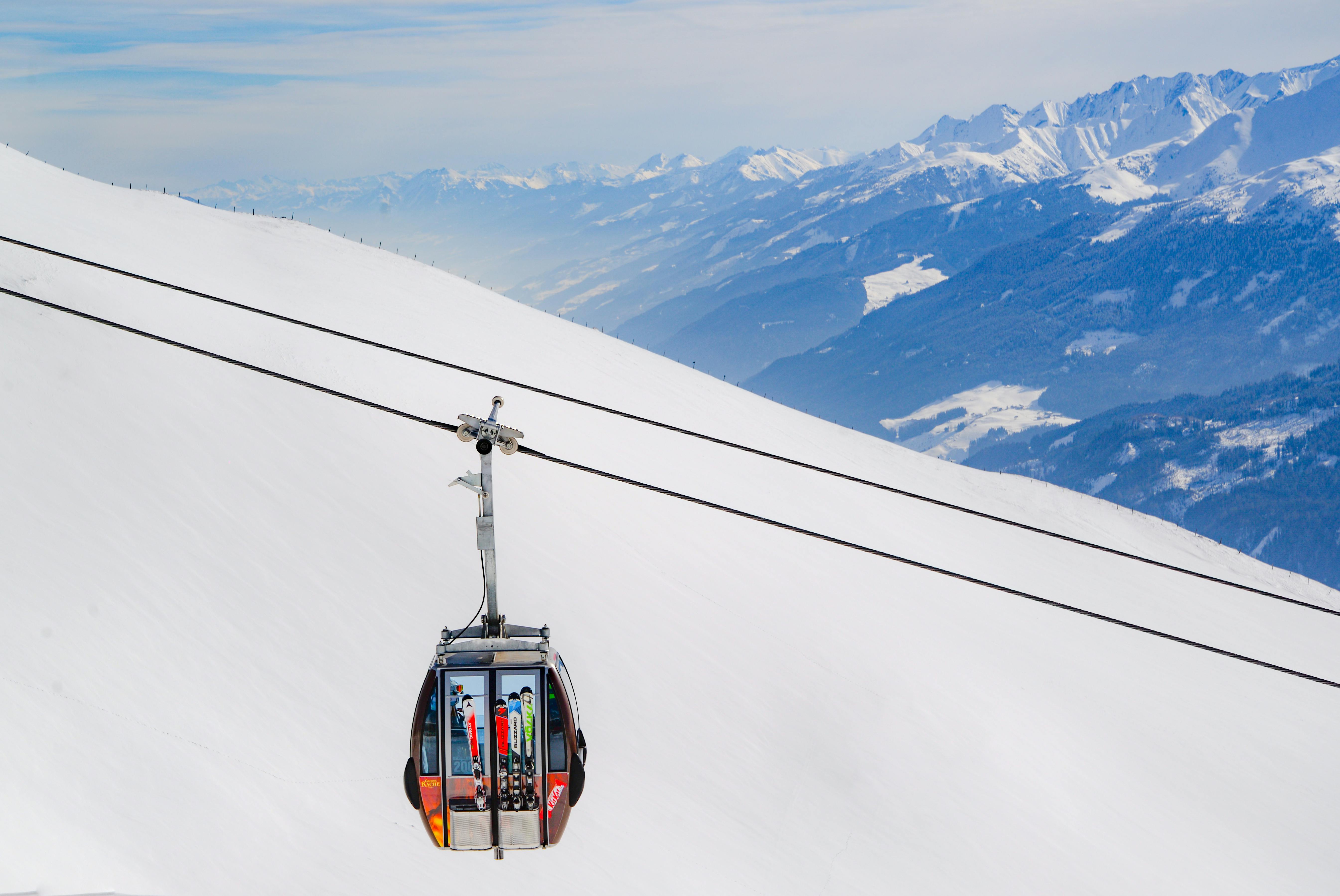 Black Cable Car \u00b7 Free Stock Photo