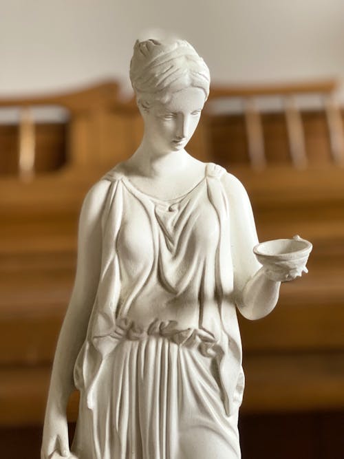 Бесплатное стоковое фото с вертикальный выстрел, гебе подшипник чашки, греческая статуя