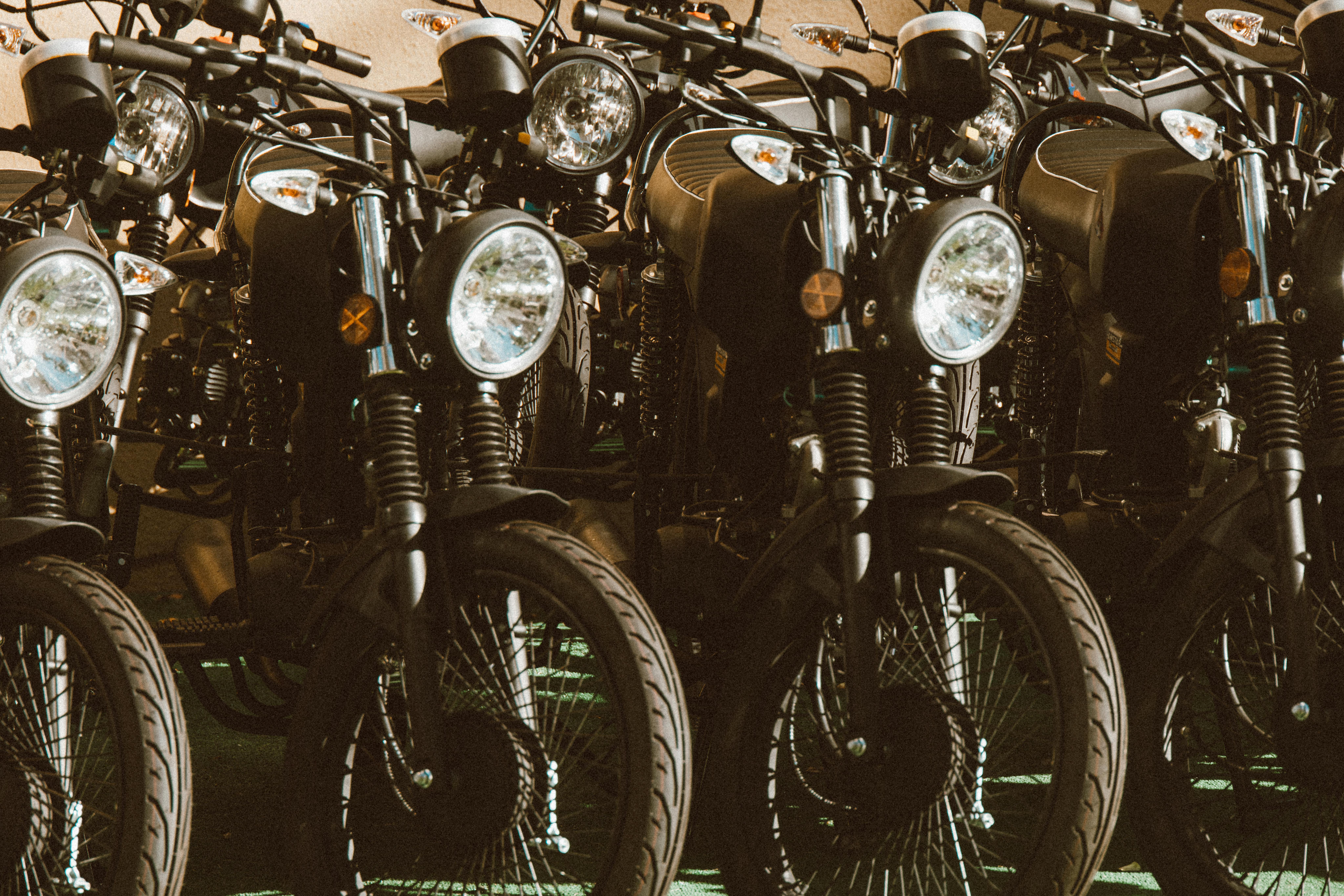 K8 하이브리드 차량 이미지