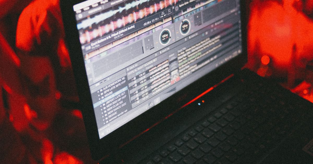 Laptop Screen Displaying Audio Software · Free Stock Photo
