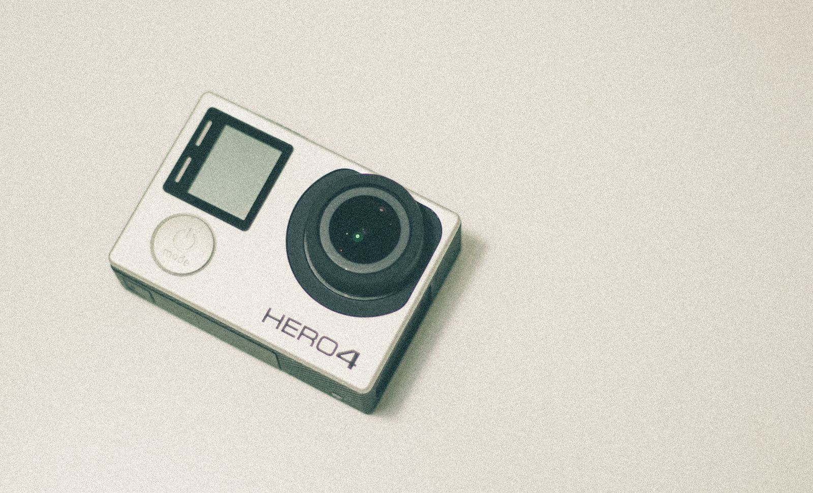Câmera de ação GoPro montada em tripé