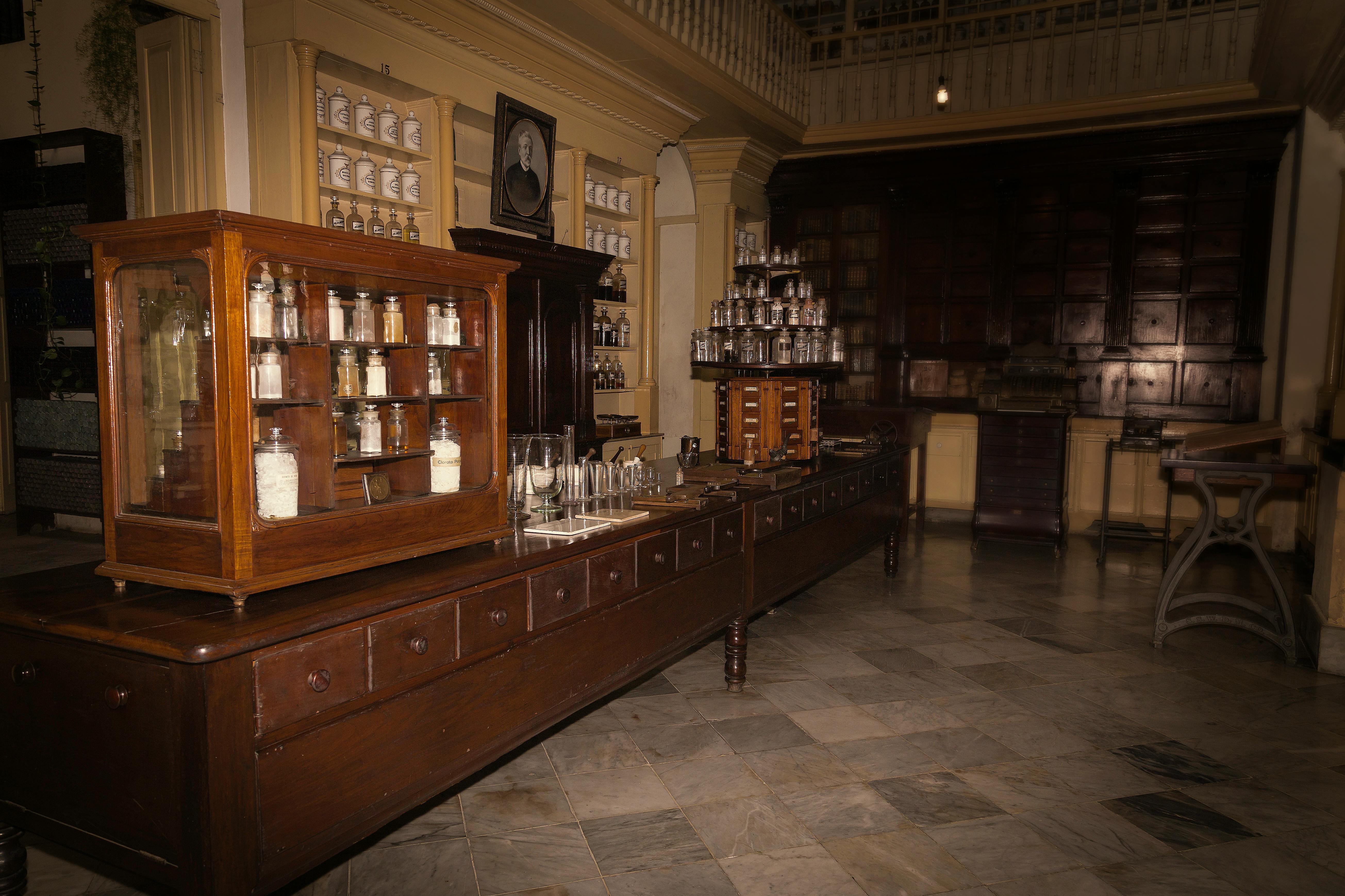 Kostenloses Foto zum Thema apotheke, apothekerschrank, kuba