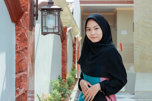 Kostenloses Stock Foto zu asiatisch, frau, hijab