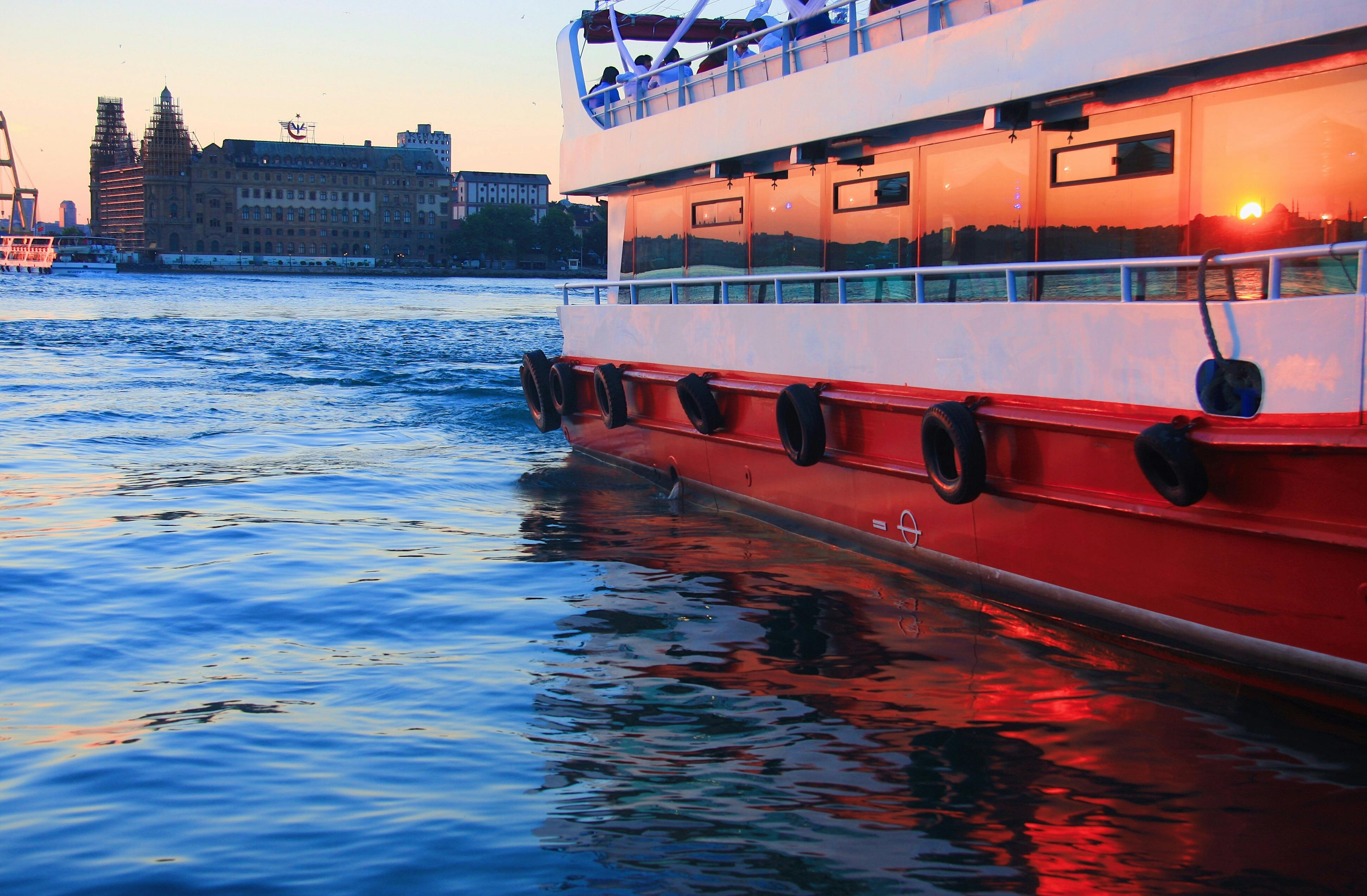 Gratuit Photos gratuites de @extérieur, architecture, bateau rouge Photos