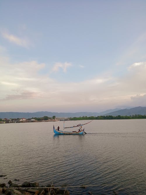 Foto profissional grátis de barco, cenário, lago