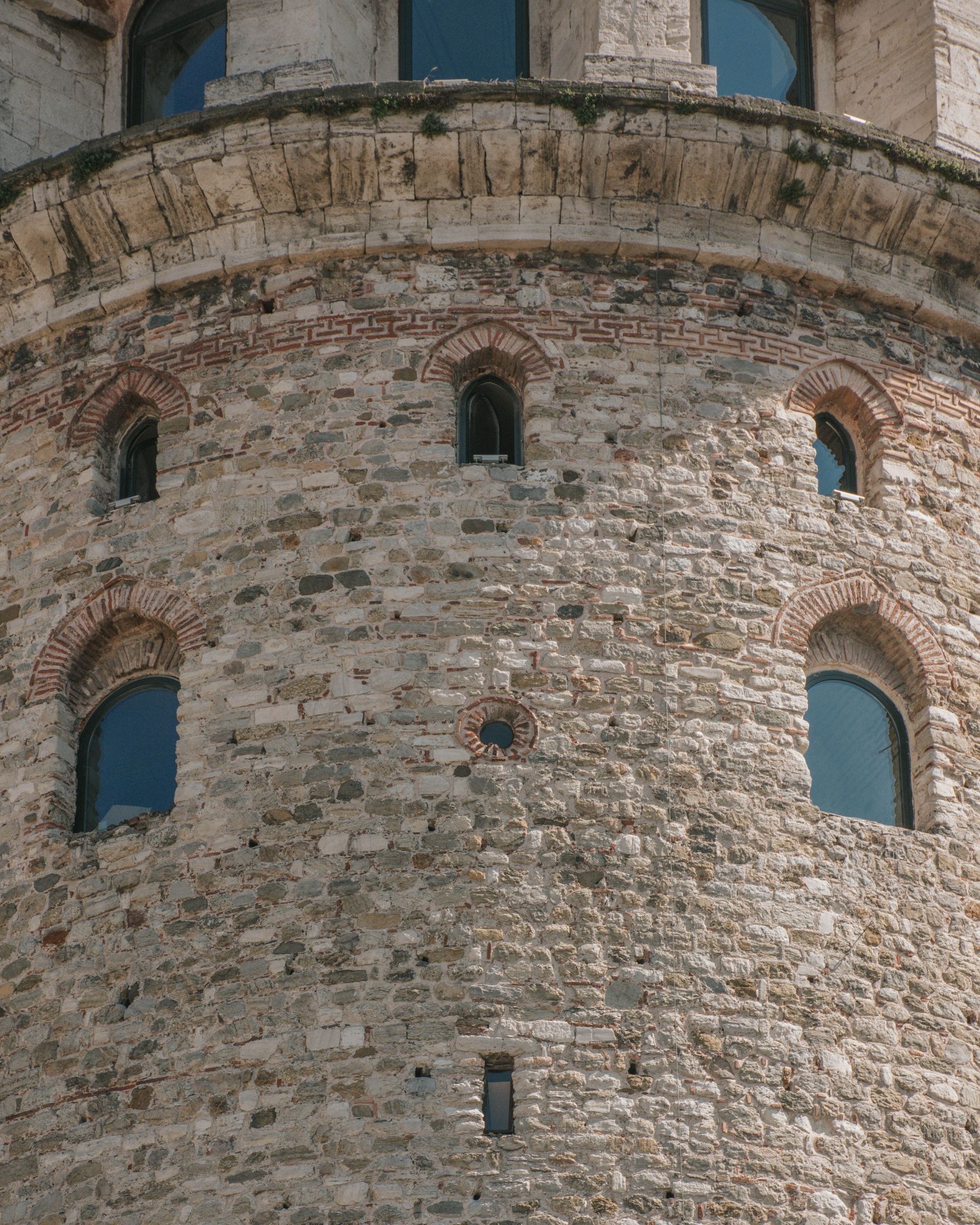 Facciata in pietra della Torre del Cupo, Schiavonea