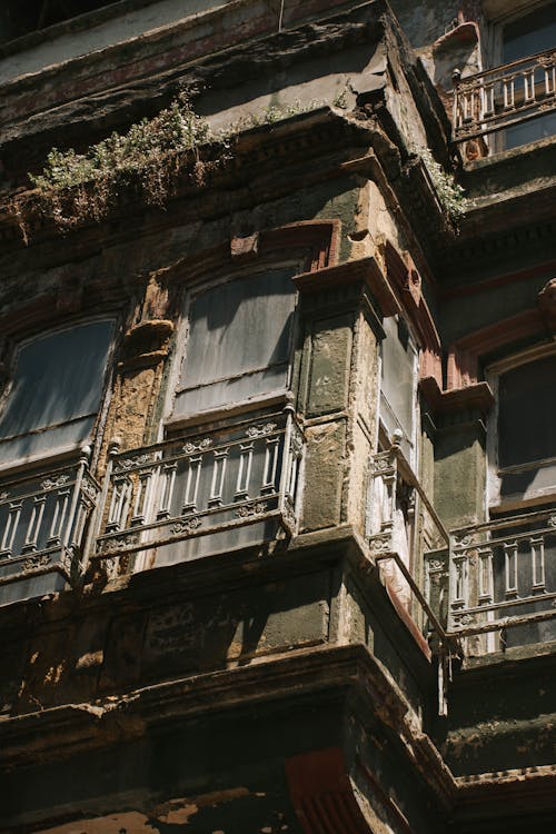 Antik, balkon, bina içeren Ücretsiz stok fotoğraf