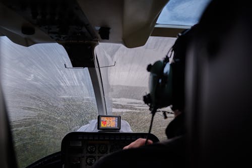 Ilmainen kuvapankkikuva tunnisteilla helikopteri, lentäjä, lentäminen Kuvapankkikuva