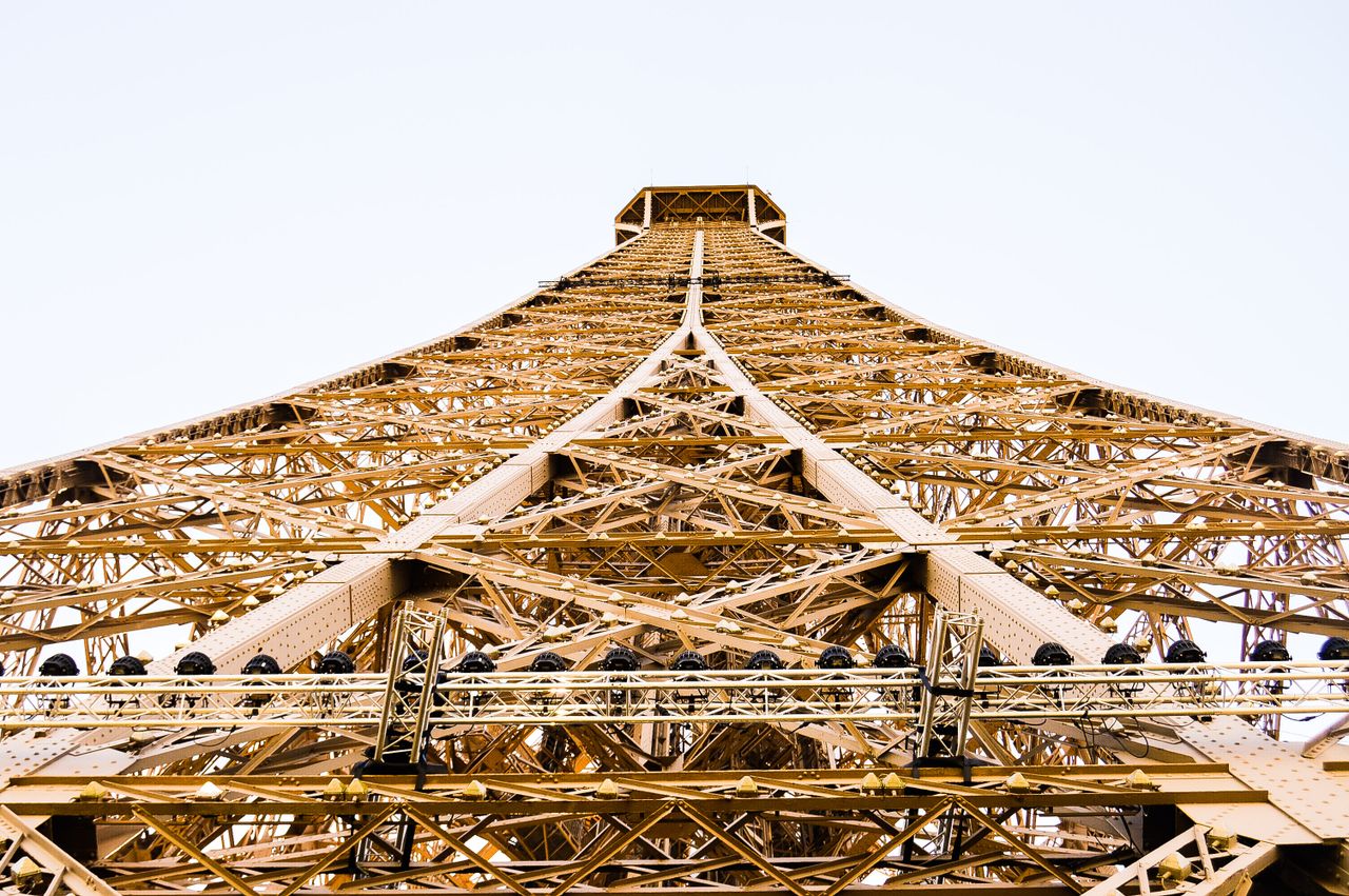 Tour Eiffel : éviction de salariées pour des religieux hindous attribuée à un dysfonctionnement collectif