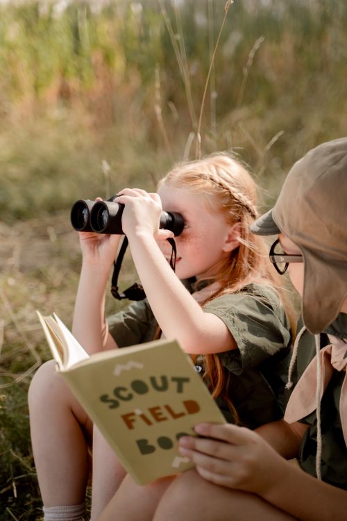 Scouter View Scout Looking through Binoculars · Free Stock Photo