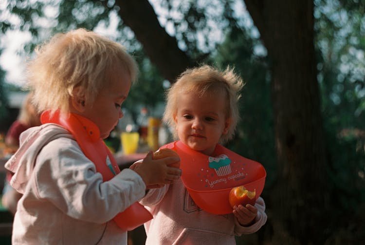 Cute Babies Eating Apple 