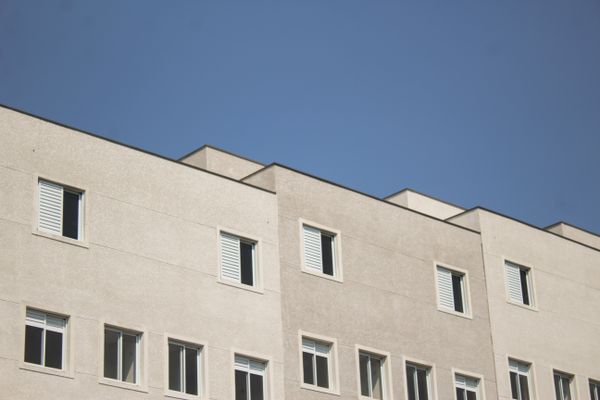 Residência Duna: volumes de concreto minimalistas sob céu aberto