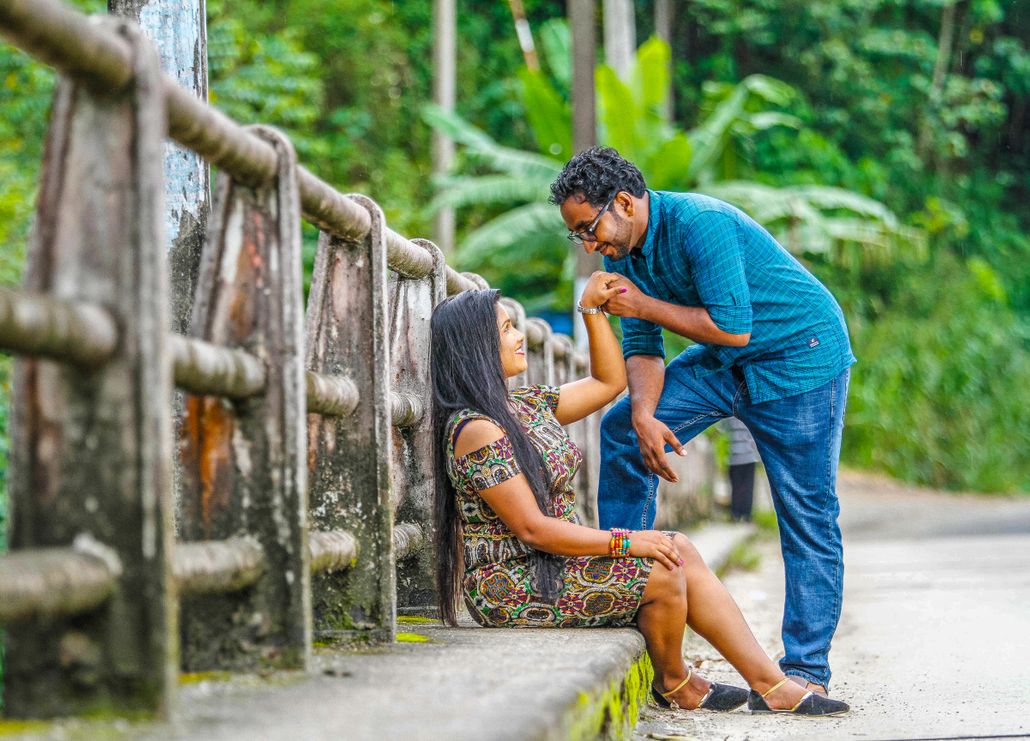 Online dating: starting a conversation on a niche platform