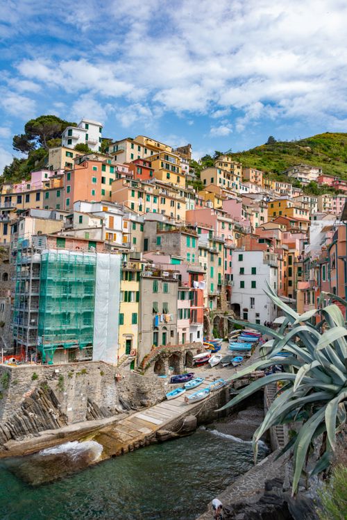 Free Vibrant coastal homes in Riomaggiore, Cinque Terre, Italy with scenic views. Stock Photo