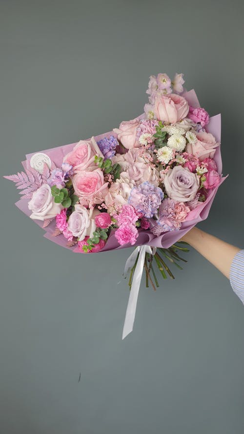 Free Pink and White Rose Bouquet Stock Photo