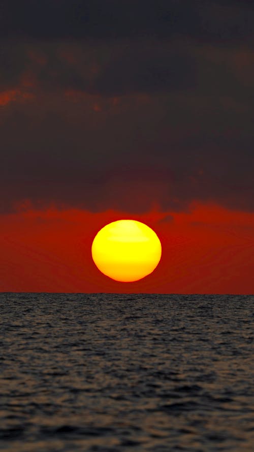 Foto profissional grátis de água, alvorecer, cair da noite