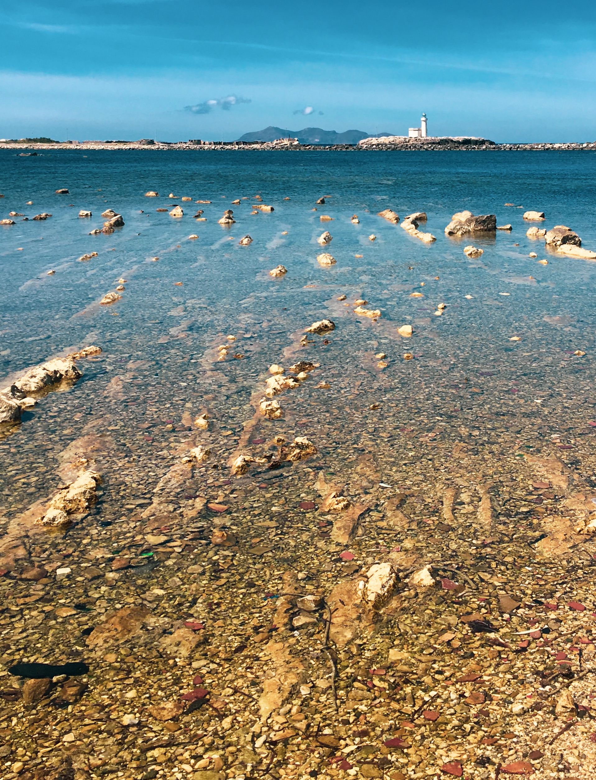 Brown Rocks on the Seashore · Free Stock Photo