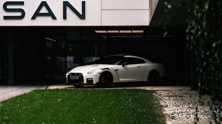 White 2019 Nissan GT-R NISMO