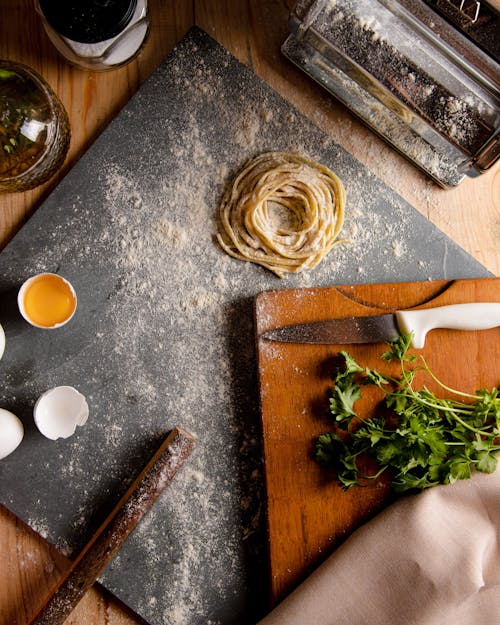 Δωρεάν στοκ φωτογραφιών με flatlay, αλεύρι, επιφάνεια κοπής