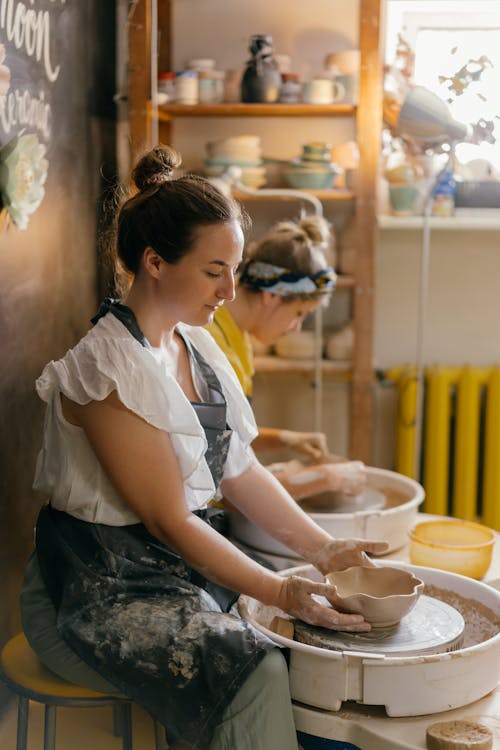 Fotos de stock gratuitas de alfareros, arcilla, artesanía