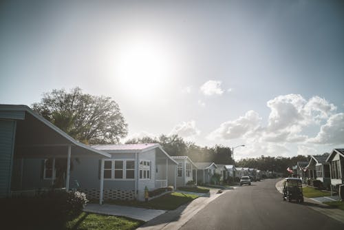 Kostnadsfri bild av bostadsområde, grannskap, himmel