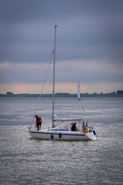 Foto profissional grátis de ao ar livre, barco, céu azul