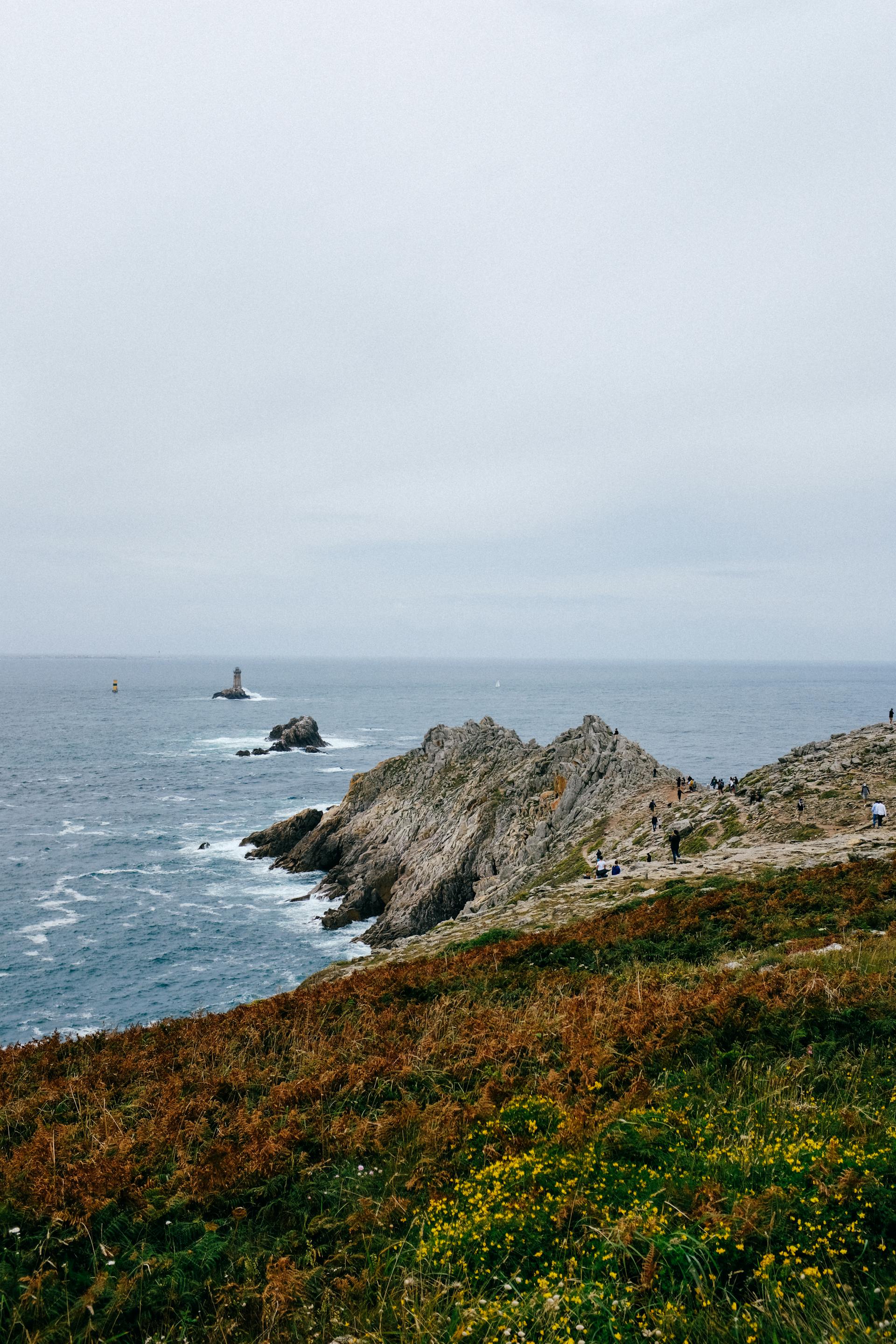 📸 Pexels - Pointe du Raz Promontory in France