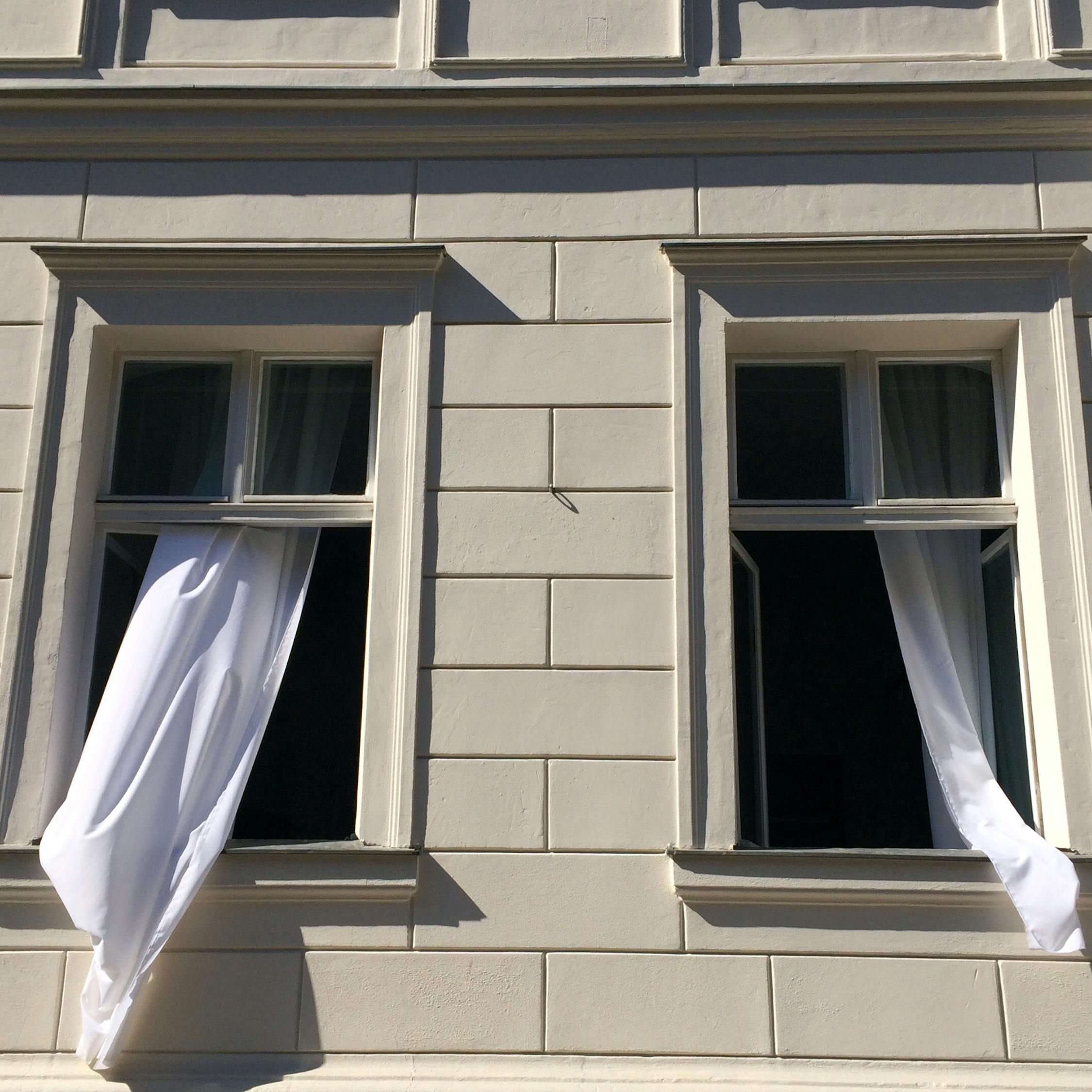  Jendela Terbuka  Dengan Tirai Putih  Foto Stok Gratis