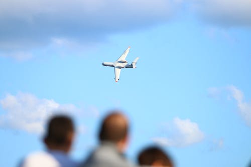 araç, askeri hava aracı, gökyüzü içeren Ücretsiz stok fotoğraf