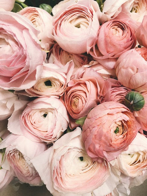  bouquet of heirloom roses for a German wedding ceremony