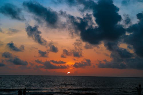 Безкоштовне стокове фото на тему «Захід сонця, золота година, краєвид»