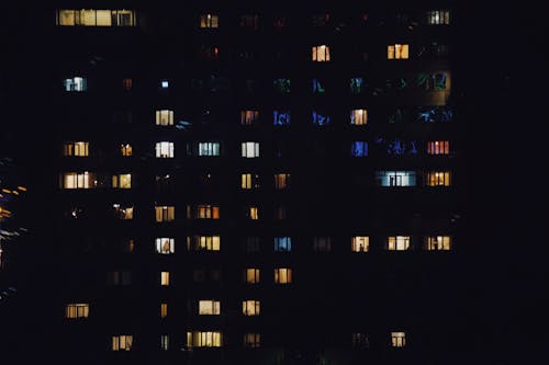 Ingyenes stockfotó ablakok, éjszaka, épület külseje témában