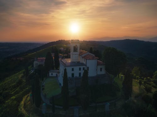 Fotobanka s bezplatnými fotkami na tému kostol, lombardia, slnko