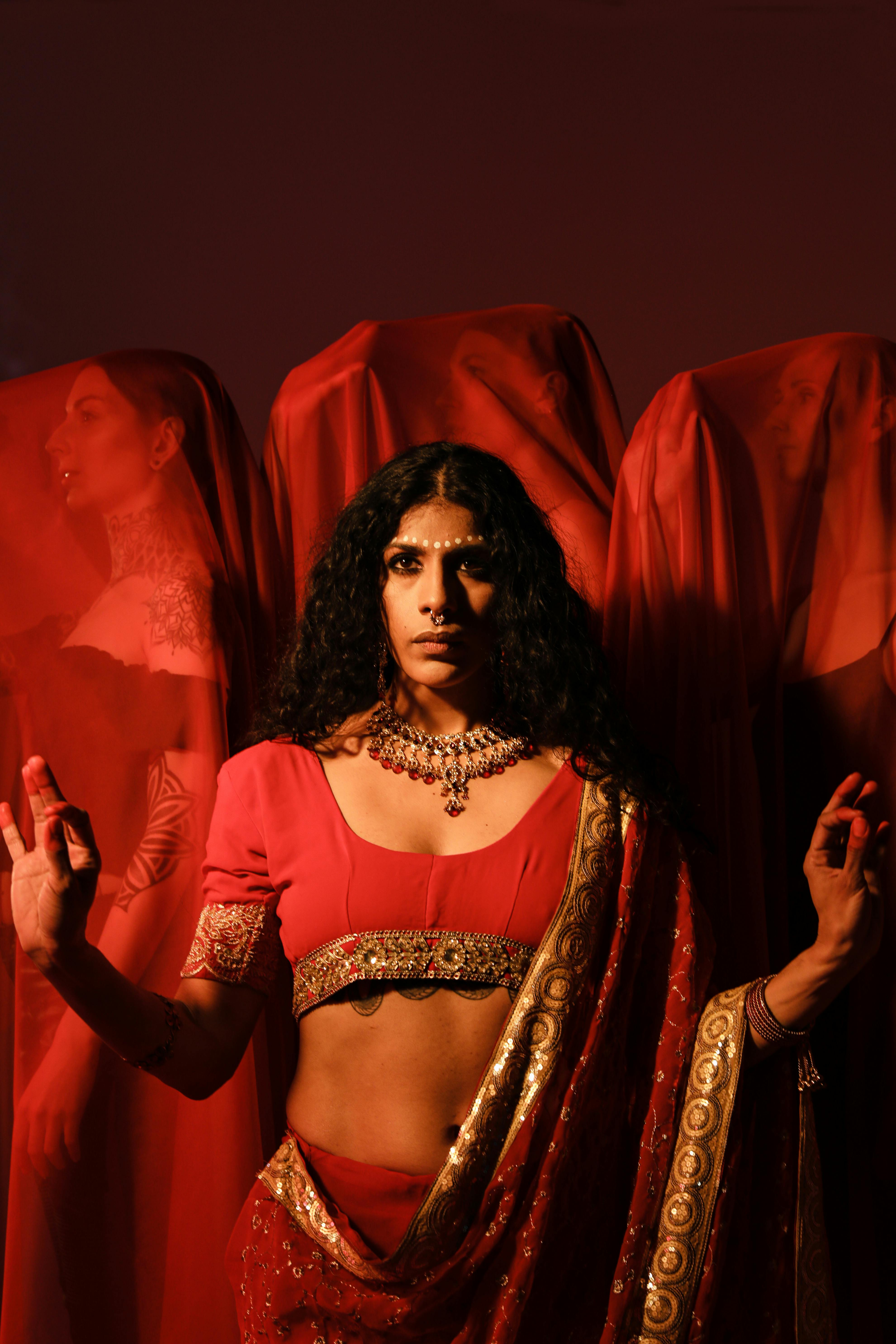 Ravishing Looks Of Sandeepa Dhar In Red Saree! | Ravishing Looks Of  Sandeepa Dhar In Red Saree!