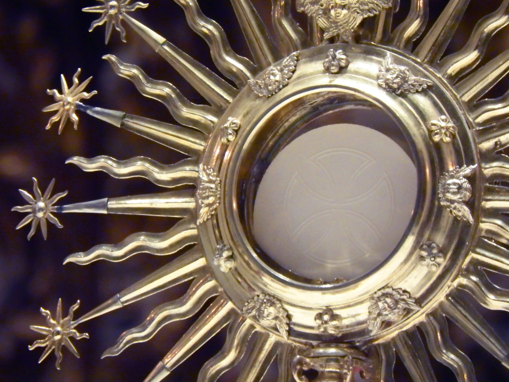 El Pan de Vida: La Promesa Eterna de Cristo en la Eucaristía