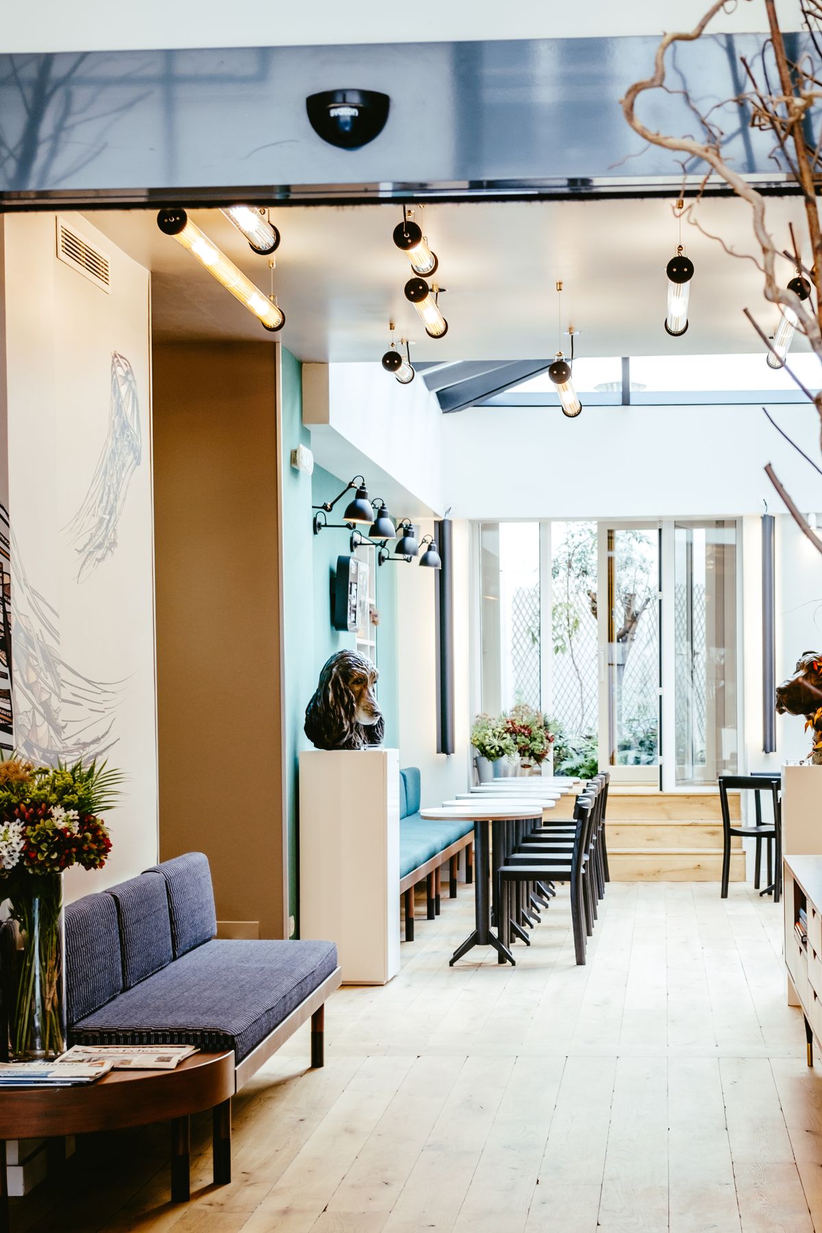 Thiết kế nội thất quán cafe sách đẹp 03