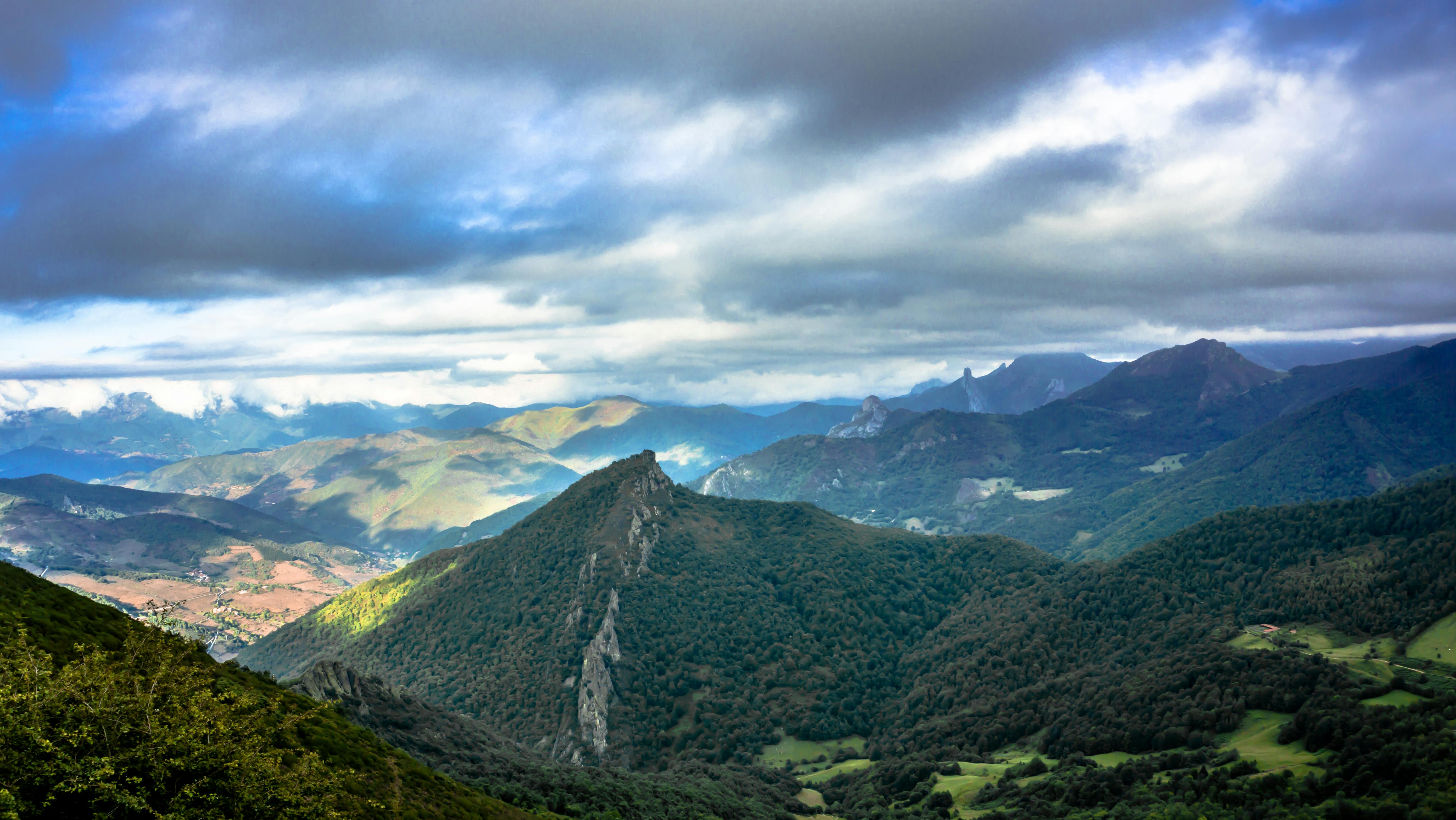 モンタナ 山 青い山の無料の写真素材