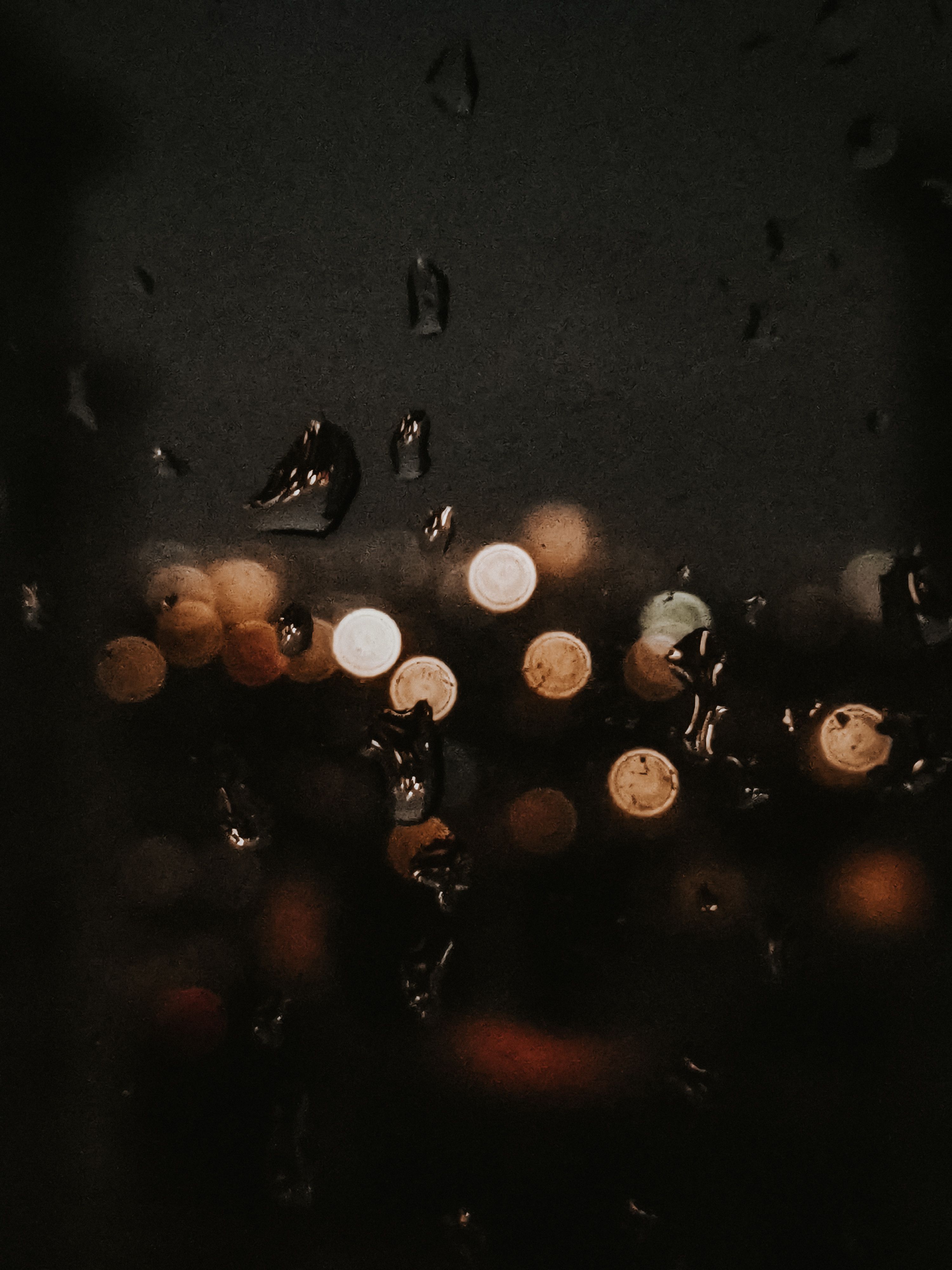 🌃 city lights, soft tears